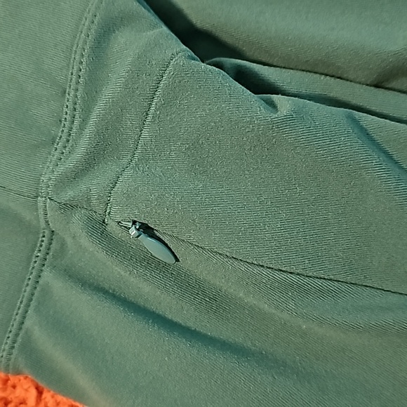 Toad & Co. Aline Pullon Skirt. One zippered side pocket. Stretch. Size Large. - Picture 5 of 8